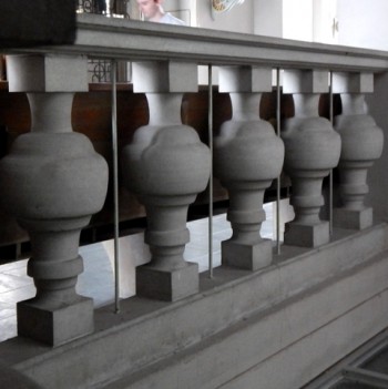 Gloria Dei, balusters