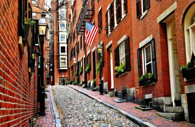 Amazing-Vertical-Fashion-Show-at-the-Revere-Hotel-Boston-Common-14