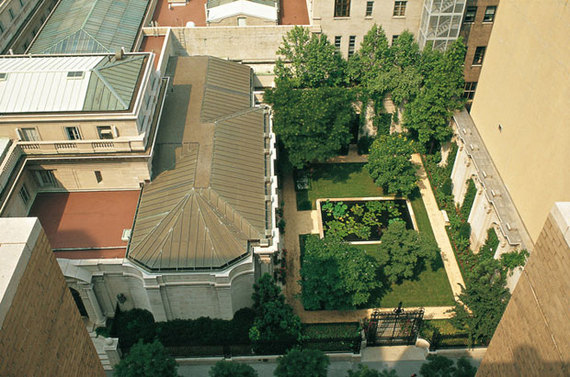 Aerial shot of Viewing Garden and pavilion. (From "Gardens of Russell Page