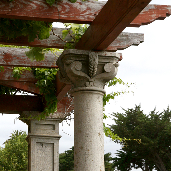 Pergola by Portuguese architect Raul Lino. (Old Portuguese Stuff)