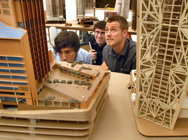 Architecture students at Univesity of Arizona. (tucsoncitizen.com)