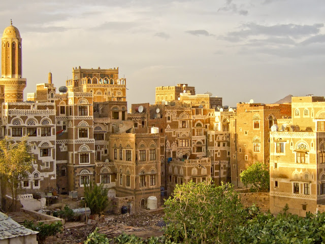 Part of a town in Yemen. (curiositas.com)