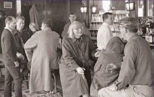 Jane Jacobs at a bar in New York City, circa 1960. (streetsblog.org)