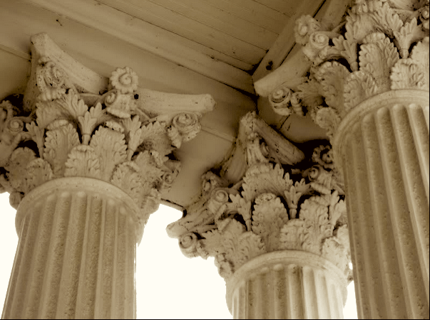 Inside corner of Corinthian columns. (searshomes.org)