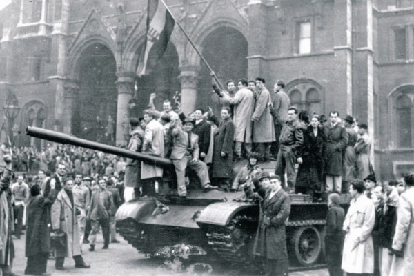 Scene from the Hungarian uprising in 1956 Budapest. (dailynewshungary.com)