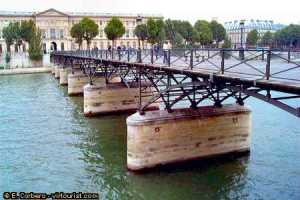 Pont des Arts, in Paris. (virtourist.com)