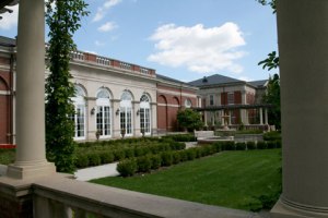 Library addition in Mundelein, Ill. (James McCrery Architects)