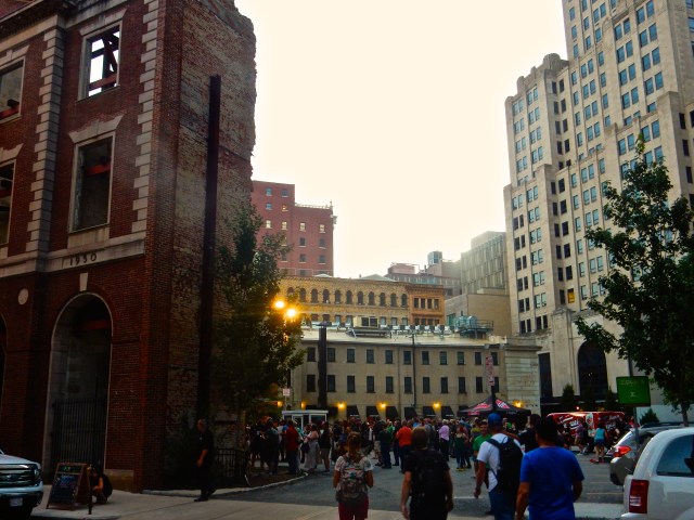 The Weybosset facade, all that remains of Providence National Bank. (Photos by David Brussat)