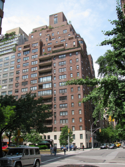 Existing building at 710 Park Ave. (nysonglines.com)
