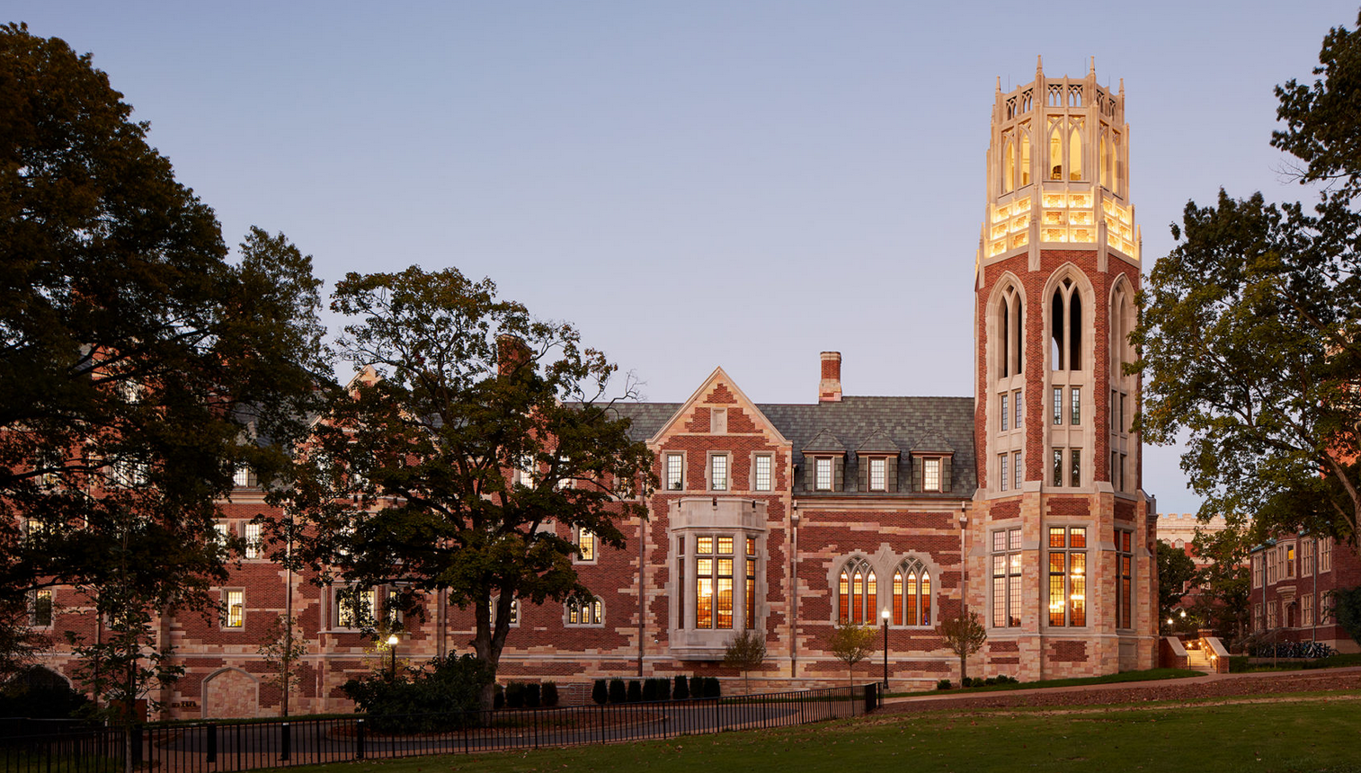 EBronsonIngram Vanderbilt Schwarz.png